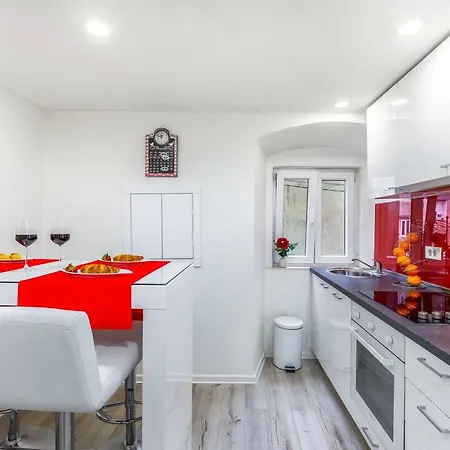 Fiorello Apartment